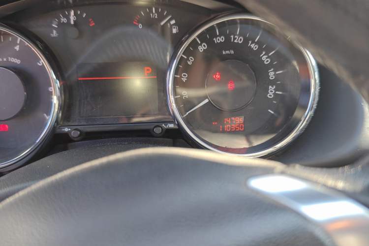 Used Peugeot 3008 2013 1.6THP Automatic Prestige Edition Odometer Close Up