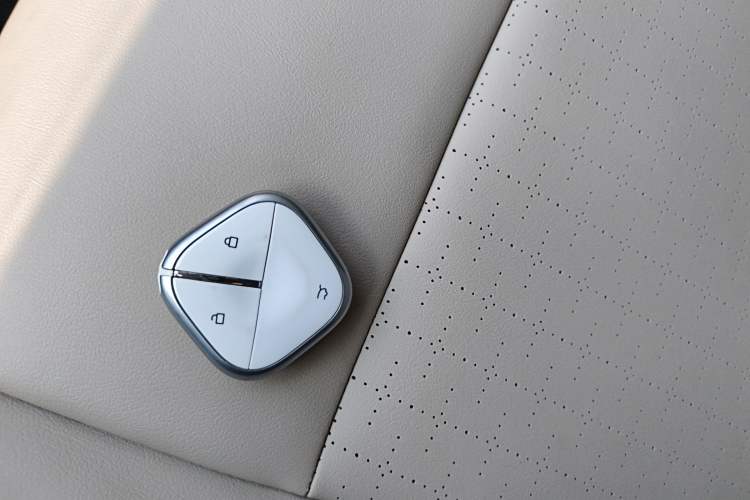 Used Wuling Bingo PLUS 2024 510 km Flagship Edition Four-Seater Version Vehicle Key