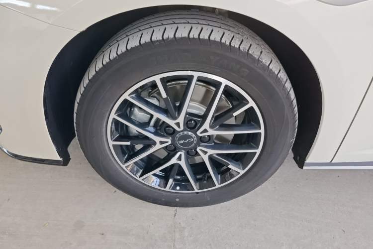 Used BYD Seal 07 DM-i 2025 DM-i 1.5L 70km Elite Model Left Front Wheel Hub