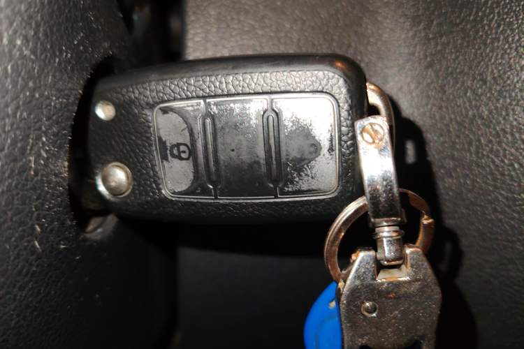 Used Volkswagen Tiguan 2017 300TSI Automatic Two-Wheel Drive Silk Road Comfort Edition Vehicle Key