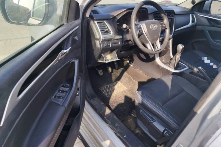 Used SAIC MAXUS T60 2017 2.8T Diesel Manual Two-Wheel Drive High-Ride Elite Long-Body Emission Standard V
