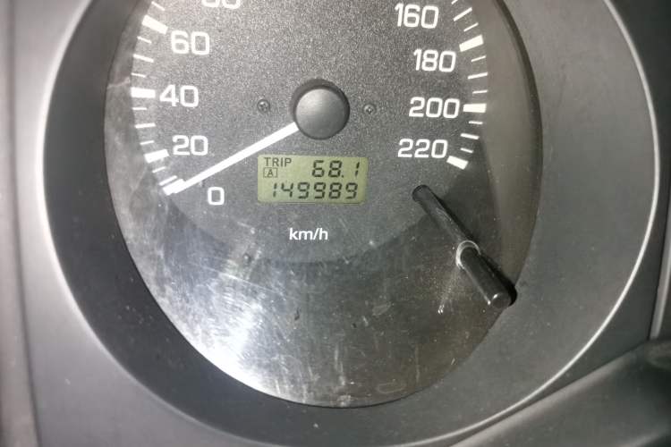 Used Mitsubishi Pajero 2011 V73 3.0L MT GL Odometer Close Up
