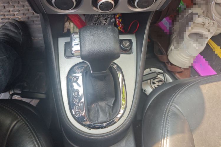 Used Volkswagen Lavida 2011 1.6L Automatic Premium Edition Gear Lever