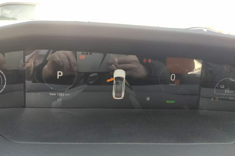 Used Changan UNI-V iDD 2023 Zhidian iDD 1.5T 113km Smart & Fun Version (Rapid Edition)