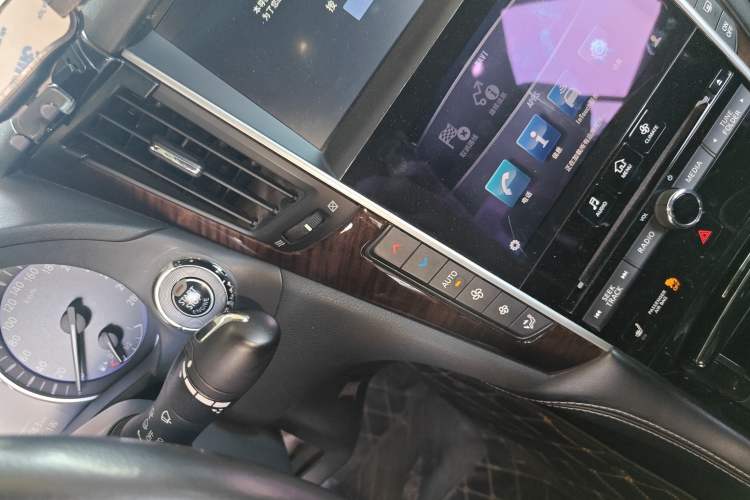 Used Infiniti Q50L 2015 2.0T Luxury Edition