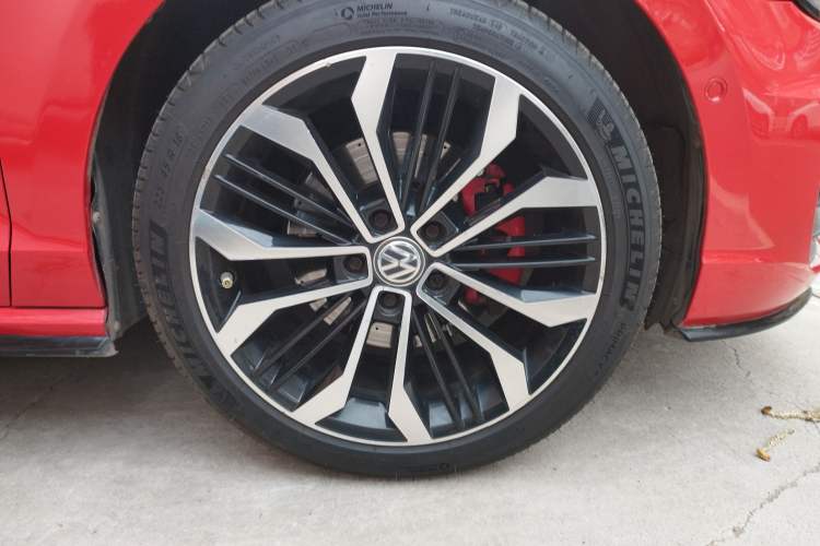 Used Volkswagen Lamando 2017 2.0T GTS Right Front Wheel Hub