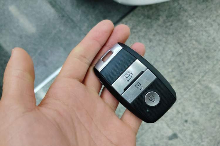 Used Kia KX3 2015 1.6L Automatic Two-Wheel Drive DLX Vehicle Key