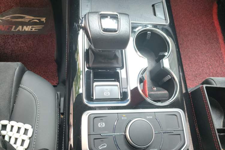 Used Hongqi HS7 2022 2.0T DCT Two-Wheel Drive Smart Connect Flagship Edition Five Seats Gear Lever