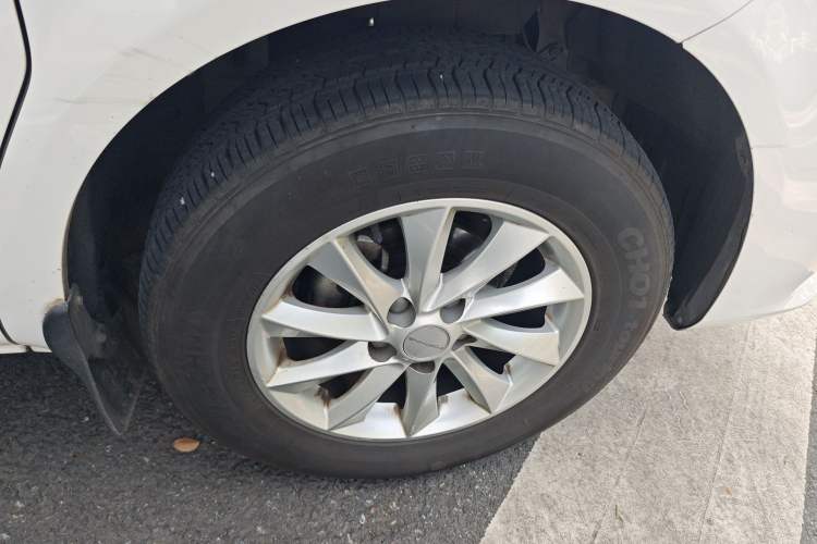 Used FORTHING Lingzhi M5 2022 Passenger Version Luxury Model 7 Seats