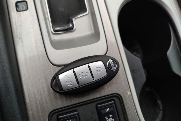 Used Nissan Murano 2019 2.5L XL Two-Wheel Drive Smart Connect Luxury Edition China VI Standard