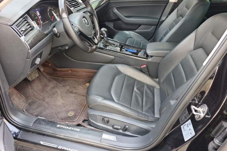 Used Volkswagen Phideon 2019 380TSI Two-Wheel Drive Business Edition China VI Standard
