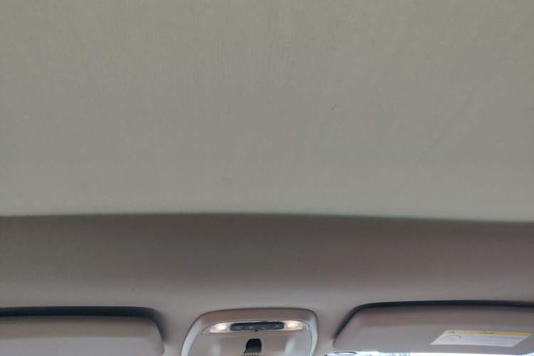 Used Volvo V40 2017 T3 Zhiyi Edition
