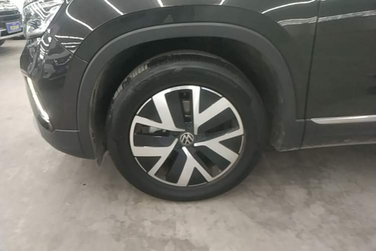 Used Volkswagen Tayron 2023 330TSI Two-Wheel-Drive Luxury Plus Advanced Version Left Front Wheel Hub