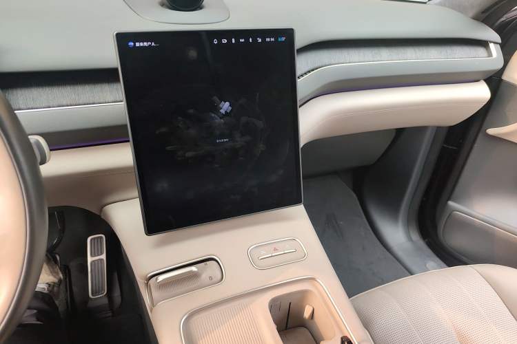 Used Nio ES8 2023 75 kWh Executive Edition