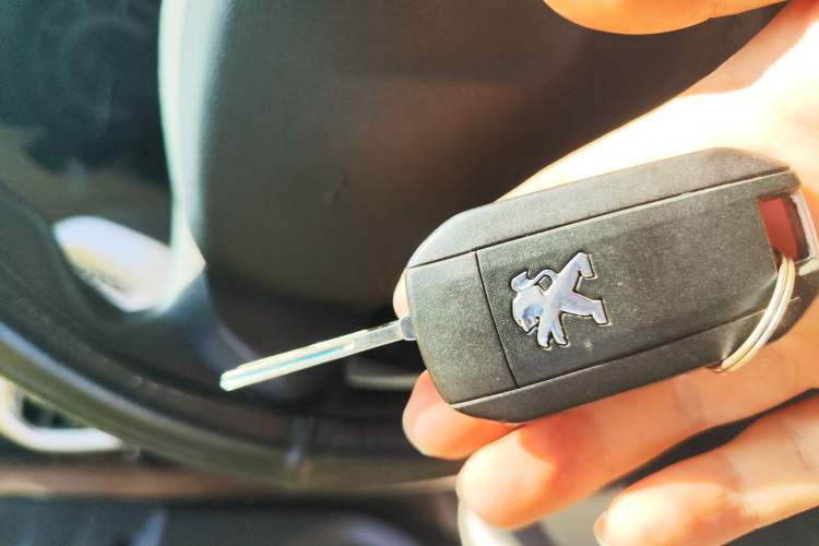 Used Peugeot 301 2014 1.6L Manual Comfort Edition Vehicle Key