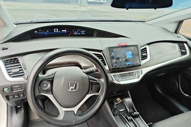 Used Honda Jade 2020 1.8L automatic Comfort version Center Console