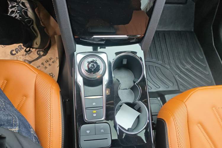 Used Ford Escape 2020 EcoBoost 245 Two-Wheel-Drive Titanium Edition