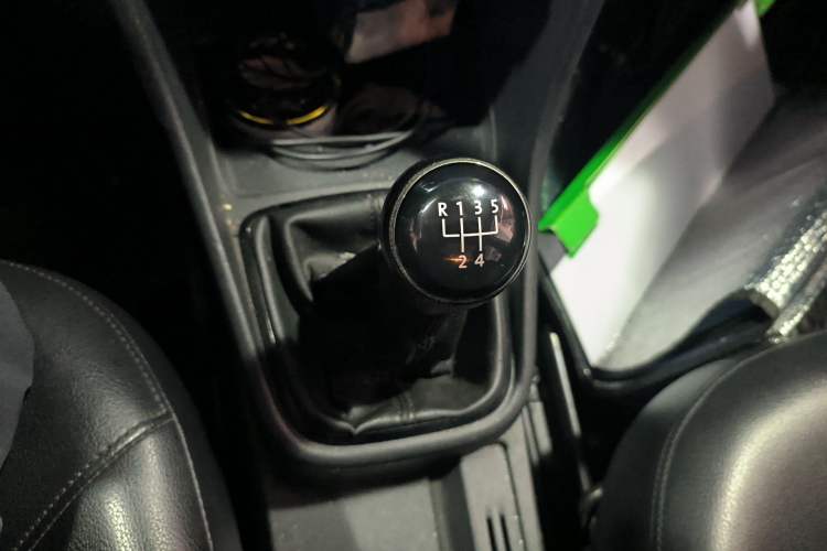 Used Volkswagen Santana 2015 1.6L Manual Comfort Edition Gear Lever