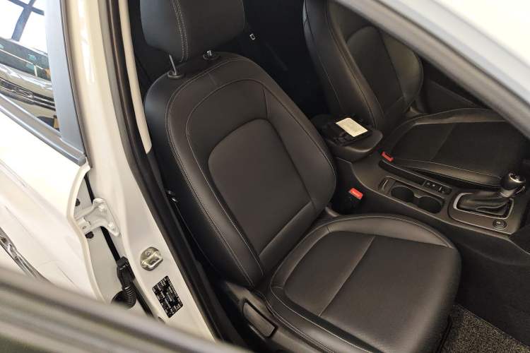 Used Hyundai ENCINO 2018 1.6T Dual-Clutch Zhilian Edition China V Standard Right Front Seat