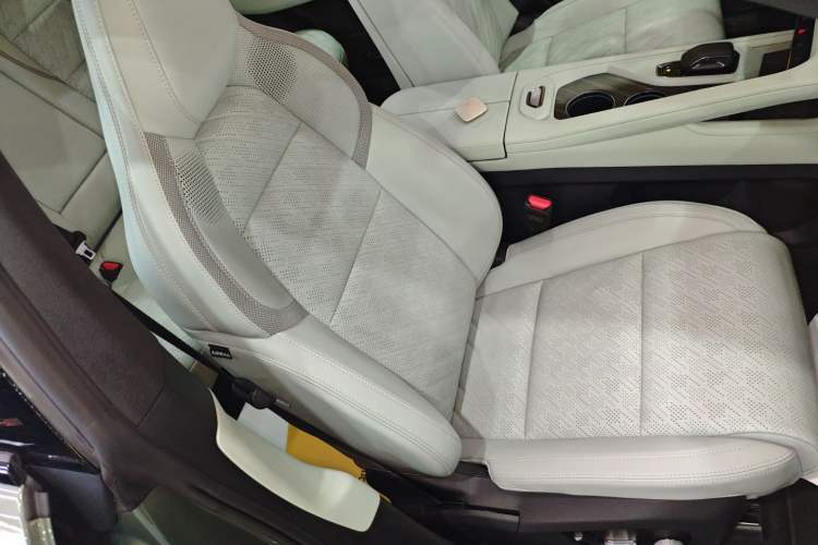 Used Zeekr 001 2025 WE Edition 100 kWh Rear-Wheel Drive