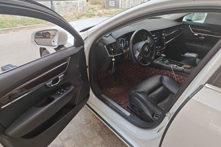 Used Volvo S90 2018 T4 Zhiyuan Edition