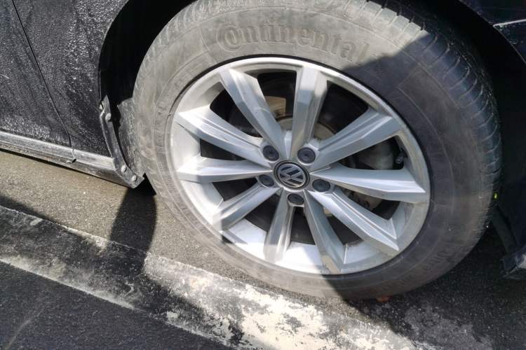 Used Volkswagen Magotan 2019 330TSI DSG Leading Edition China V Standard Right Front Wheel Hub