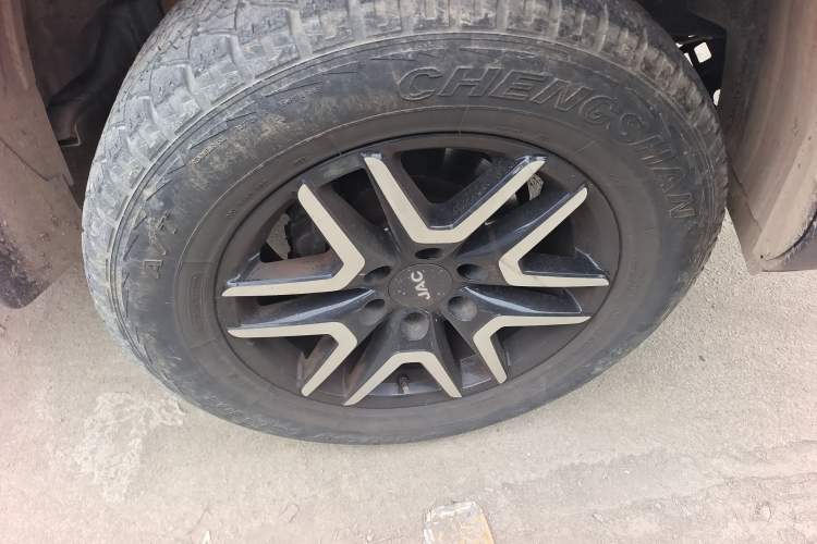 Used JAC Group Hantoo 2021 2.0T Commercial Version Manual Diesel Two-Wheel Drive Elite Trim with Dual HFC4DB2-2E
