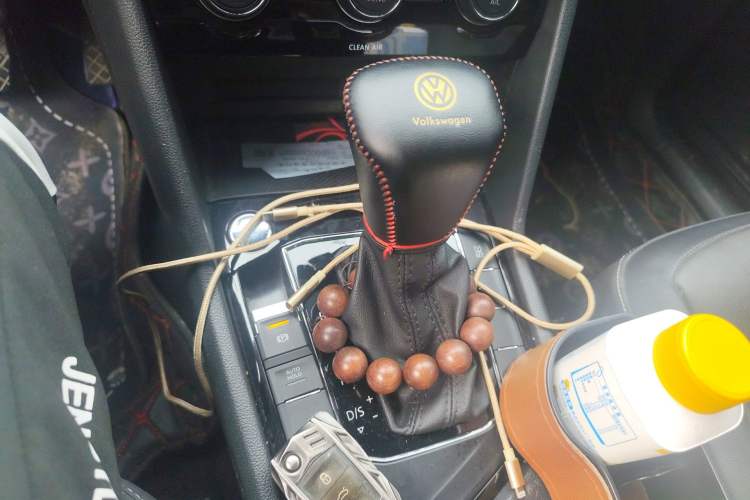 Used Volkswagen Tiguan L 2017 330TSI Automatic Two-Wheel Drive Comfort Edition Gear Lever