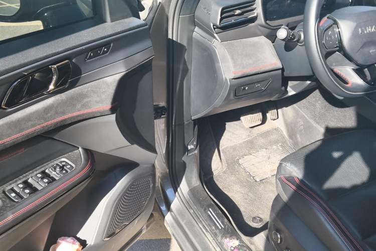 Used Lynk & Co 05 2020 2.0TD Four-Wheel Drive HypeHalo Driver Seat