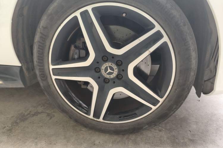 Used Mercedes-Benz GLE 2017 GLE 450 AMG 4MATIC Right Front Wheel Hub