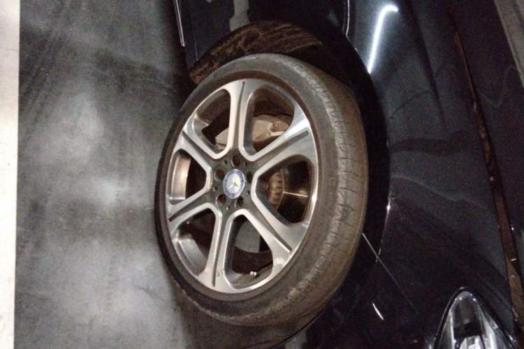 Used Mercedes-Benz E-Class 2016 E 300 L Sporty and Stylish Model
