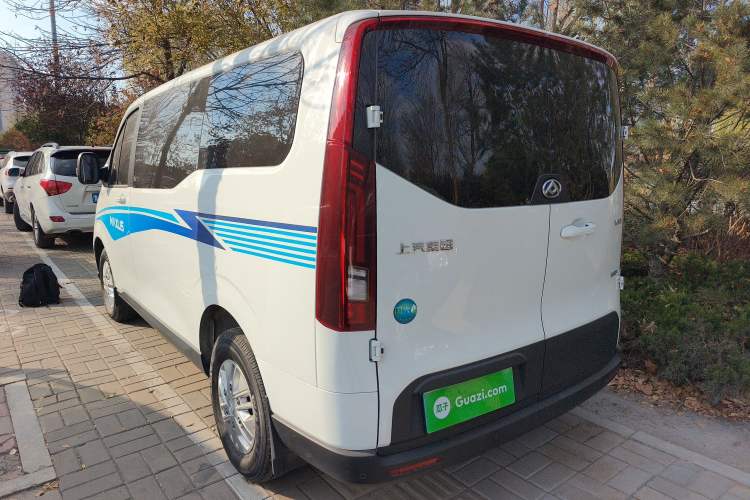 Used SAIC MAXUS V70 Xintu 2023 2.0T Diesel Manual Elite Edition 5/6 Seats 93 kW