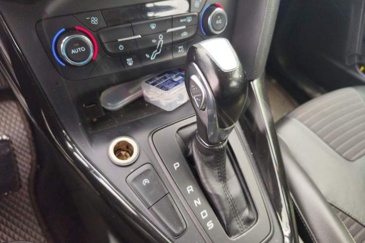 Used Ford Focus 2015 Hatchback EcoBoost 125 Automatic Supreme Style Edition