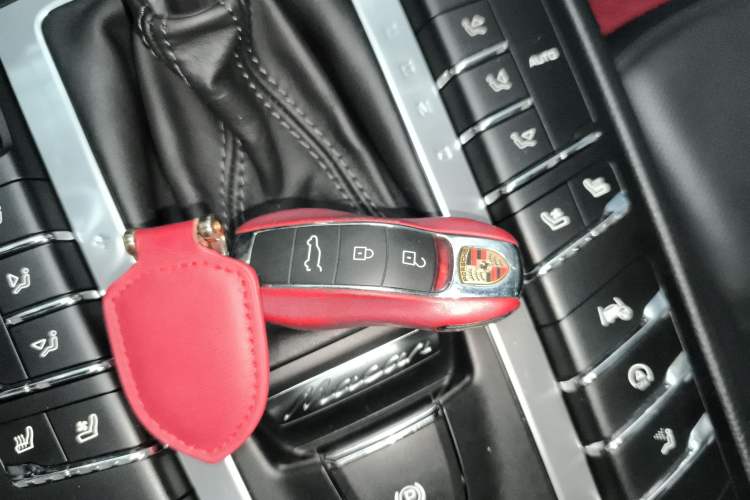 Used Porsche Macan 2021 Macan 2.0T Interior 1