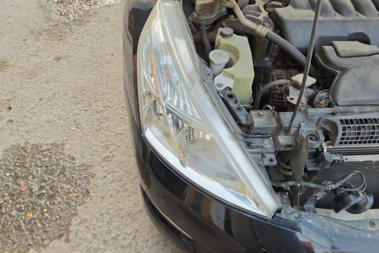 Used Nissan Teana 2011 2.0L XL Comfort Edition Right Front Headlight