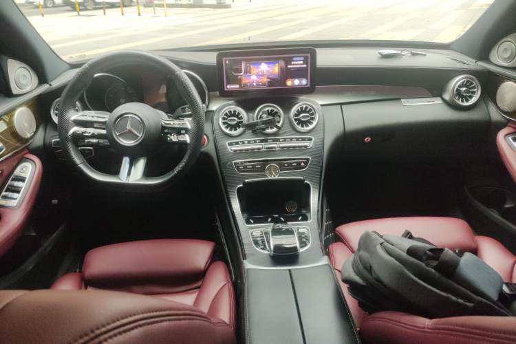 Used Mercedes-Benz C-Class 2015 C 200 L Center Console