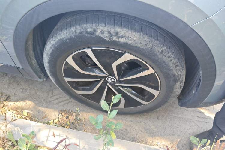 Used Volkswagen ID.4 X 2022 Pure Smart Edition Right Front Wheel Hub