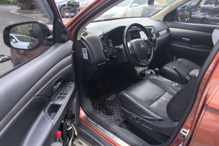 Used Mitsubishi Outlander 2014 2.4L 4x4 Deluxe Value Edition 5 Seats