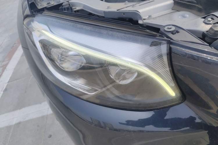 Used Mercedes-Benz GLC 2017 GLC 300 4MATIC Sport Edition Right Front Headlight