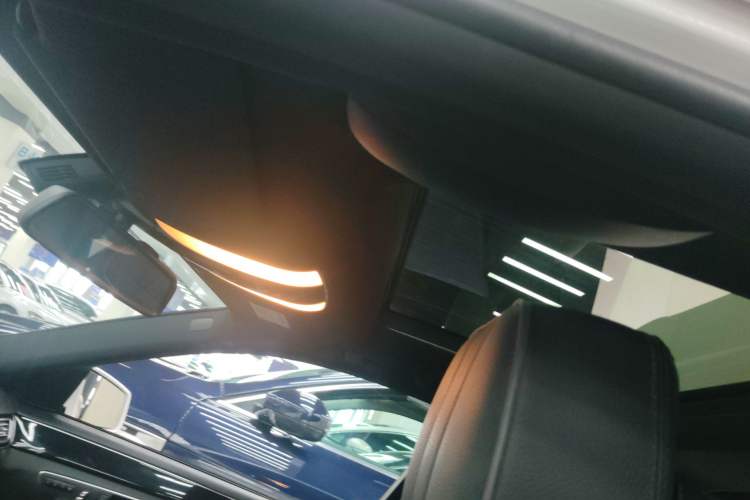 Used Mercedes-Benz E-Class 2015 Facelift E 200 L Sport Edition
