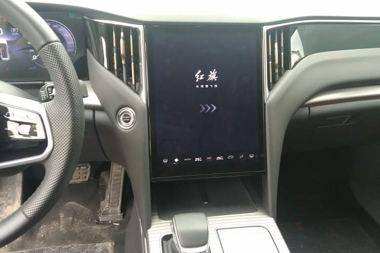 Used Hongqi HS7 PHEV 2024 2.0T PHEV Four-Wheel Drive Flagship Edition 6 Seats Audio And AC Panel