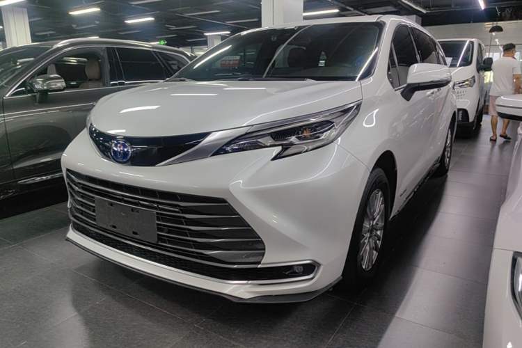 Used Toyota SIENNA 2021 2.5L Hybrid Premium Edition