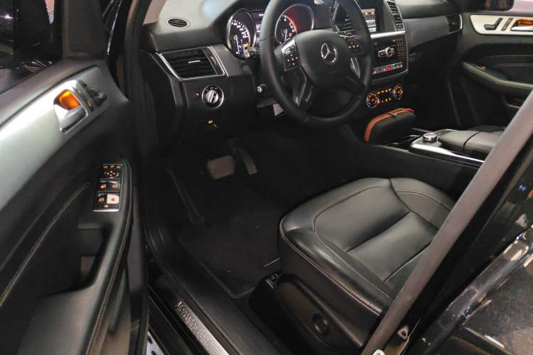 Used Mercedes-Benz M-Class 2014 ML 320 4MATIC Driver Seat