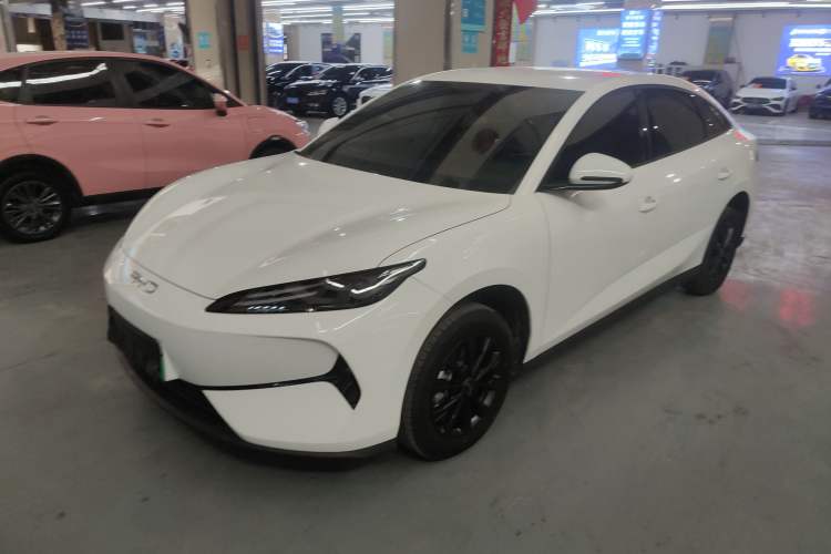 Used BYD e7 2025 Model 450 Smart Mobility Edition