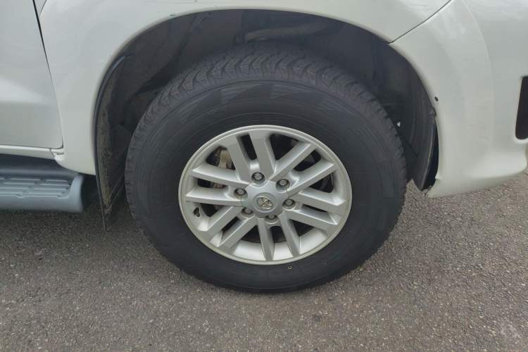 Used Toyota Fortuner 2015 2.7L Standard Edition
