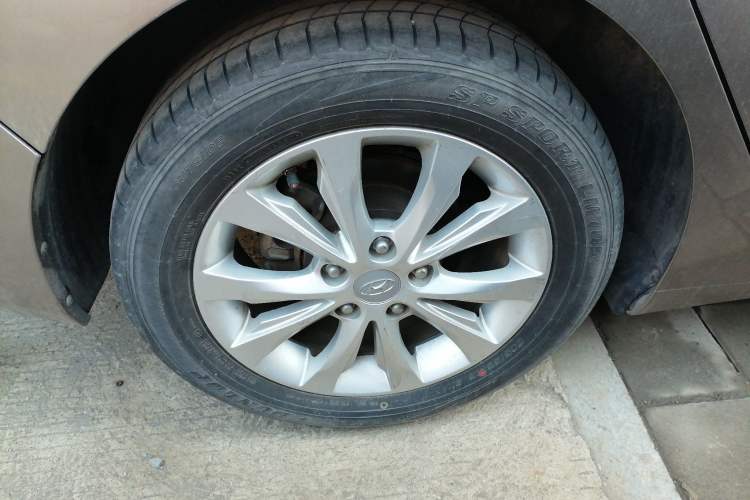 Used Hyundai Elantra (5th Generation / Langdong) 2016 1.6L Automatic Smart Version
