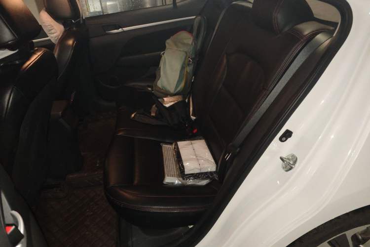 Used Hyundai Elantra (6th Generation / Lingdong) 2018 1.6L Automatic 15th Anniversary Special Edition Left Rear Seat