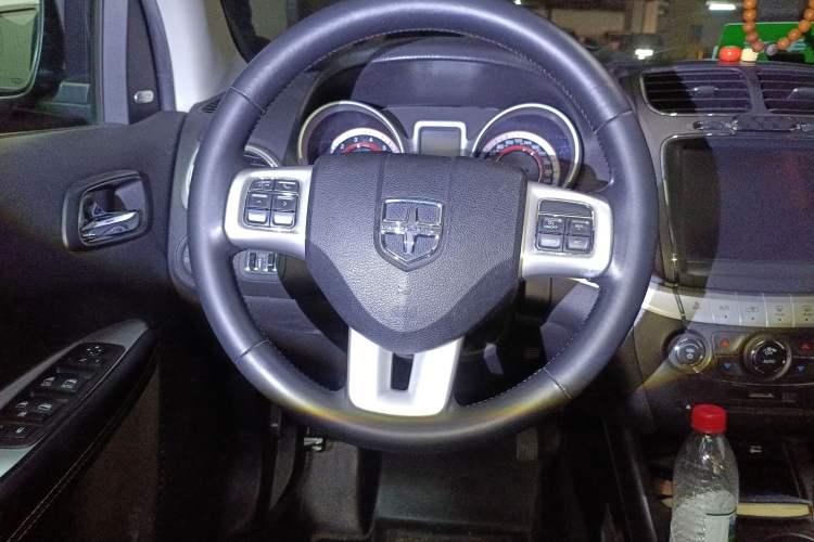 Used Dodge Journey 2013 2.4L Two-Wheel Drive Luxury Version
