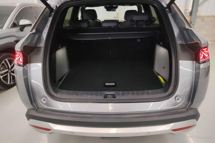 Used BYD Song L DM-i 2025 Intelligent Driving Version 112 km Beyond-Range Type