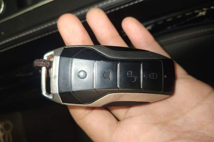 Used BYD Tang 2019 2.0T Automatic SmartConnect Luxury 7-Seater China VI Standard Vehicle Key